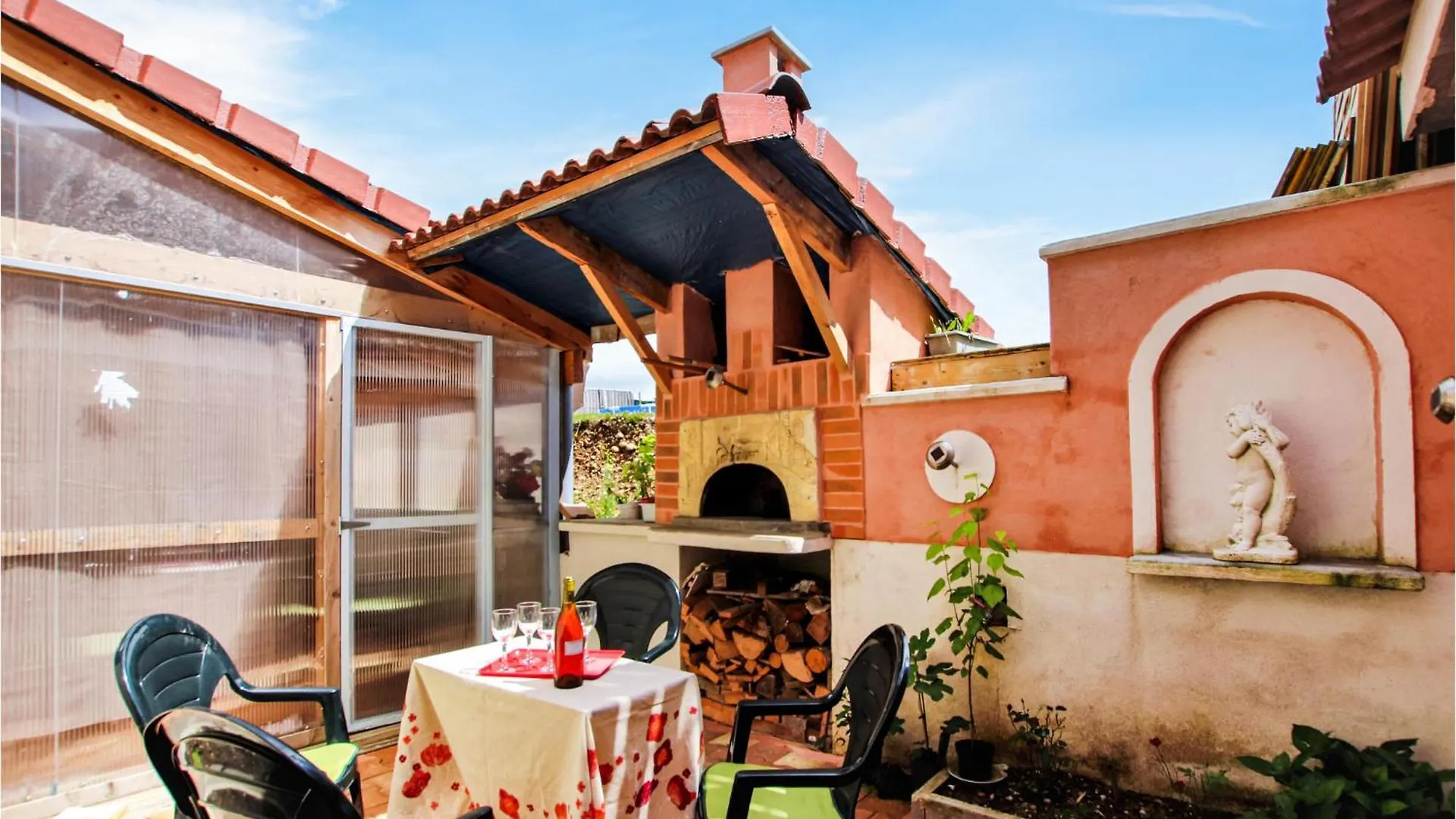 Lovely Home In Flacheres With Kitchenette 0*,