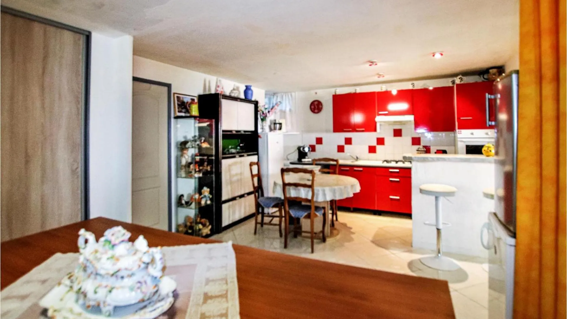 Lovely Home In Flacheres With Kitchenette