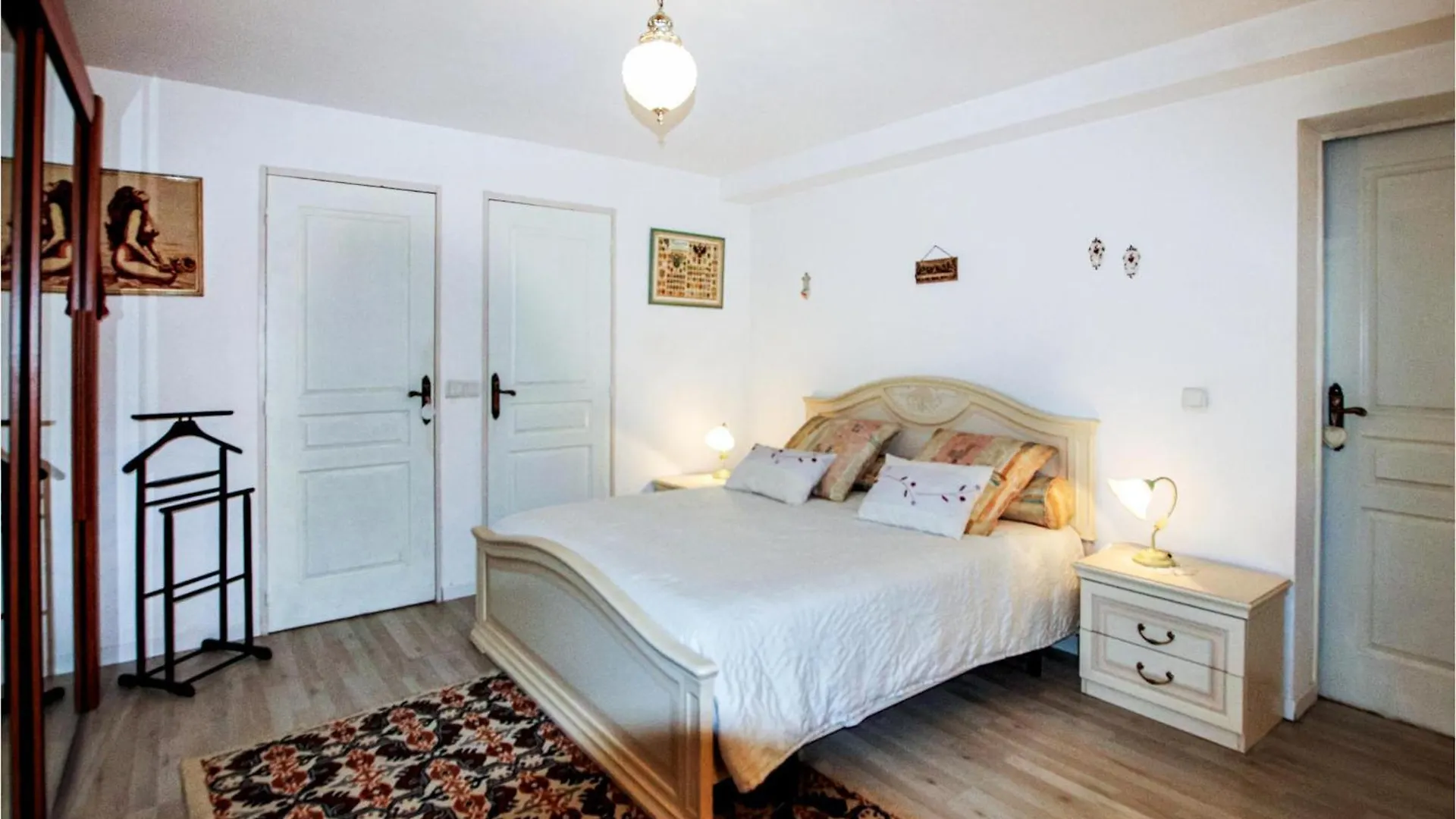 Lovely Home In Flacheres With Kitchenette 0*,