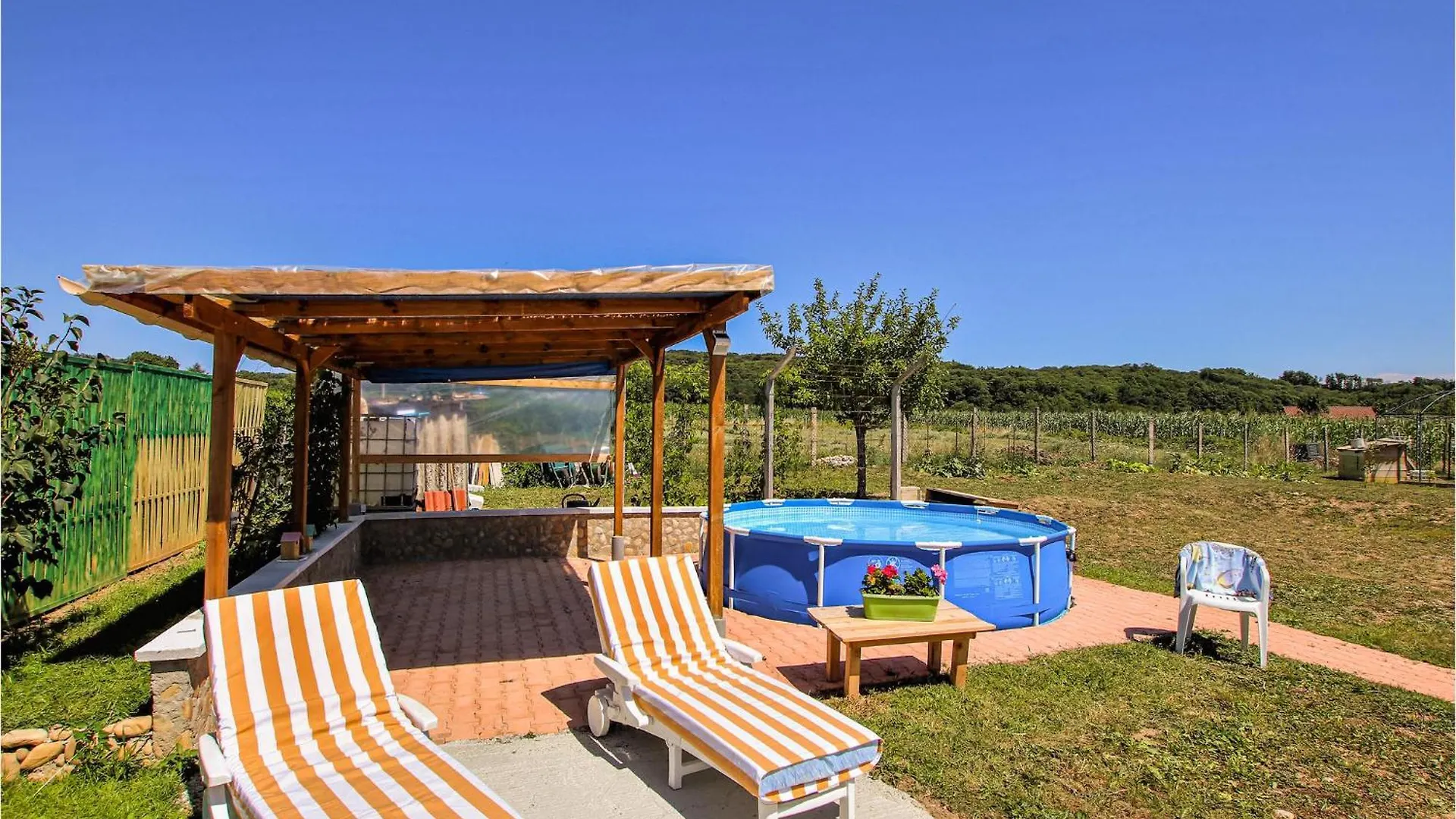Lovely Home In Flacheres With Kitchenette
