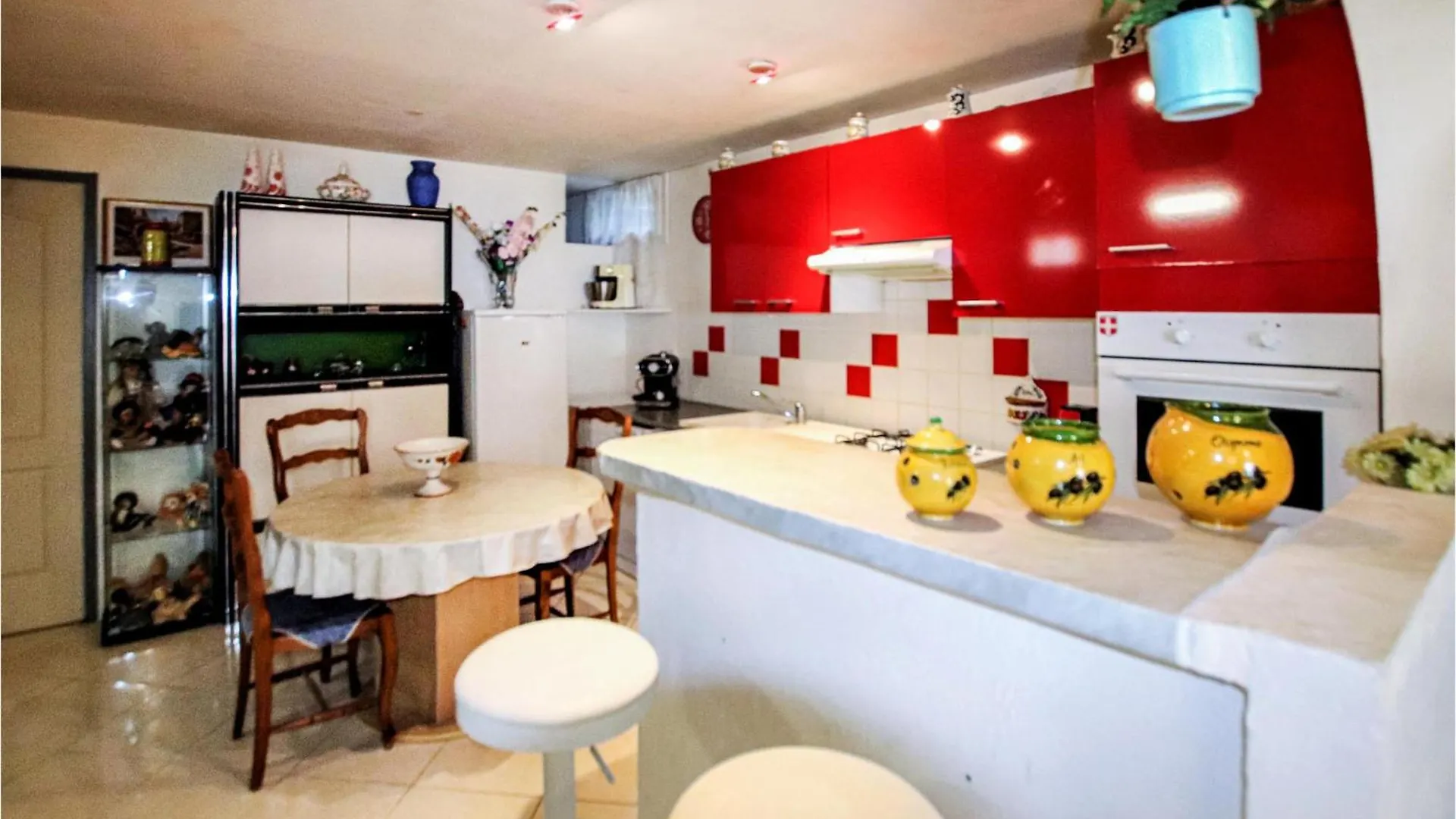 Lovely Home In Flacheres With Kitchenette France