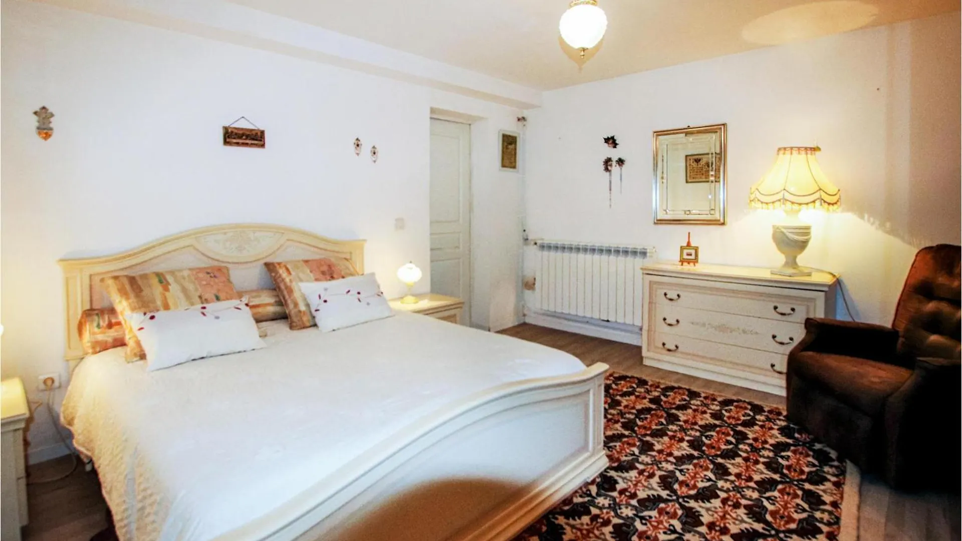 Holiday home Lovely Home In Flacheres With Kitchenette France