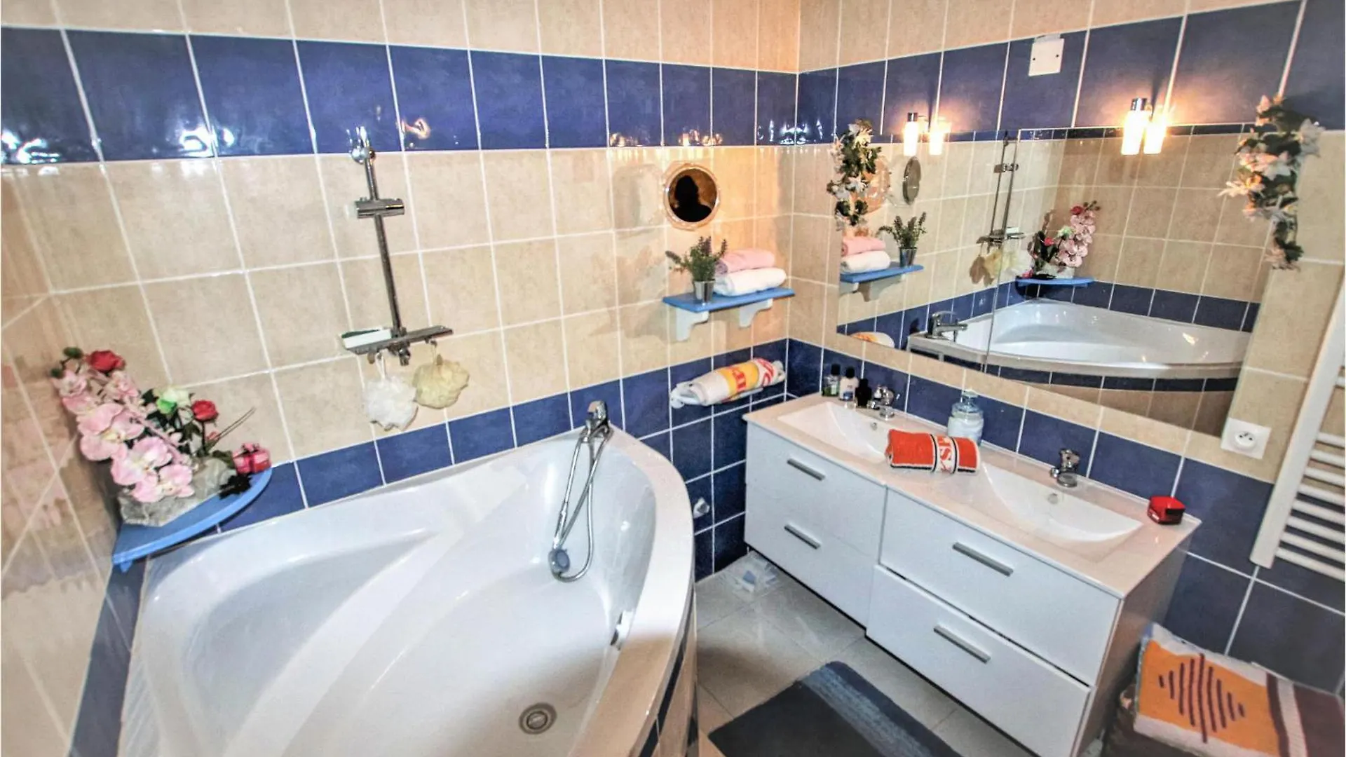 Lovely Home In Flacheres With Kitchenette Holiday home