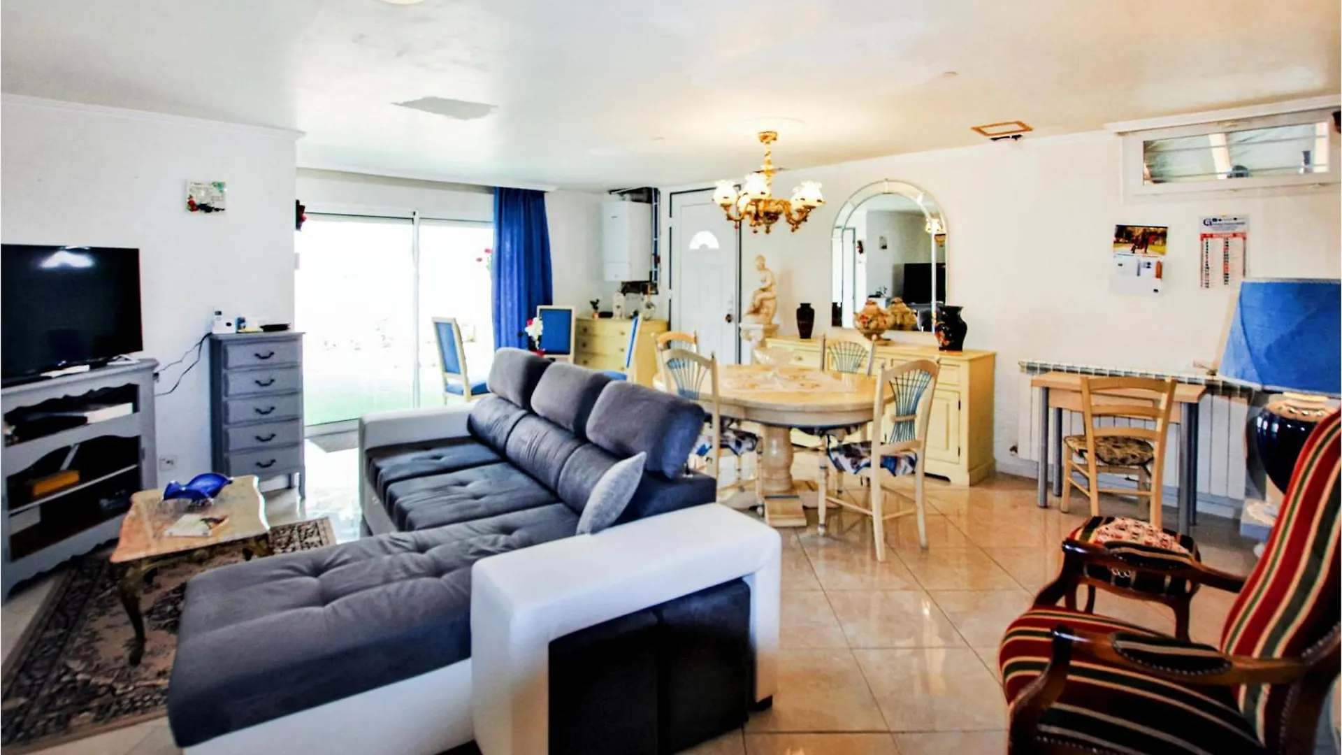 Lovely Home In Flacheres With Kitchenette