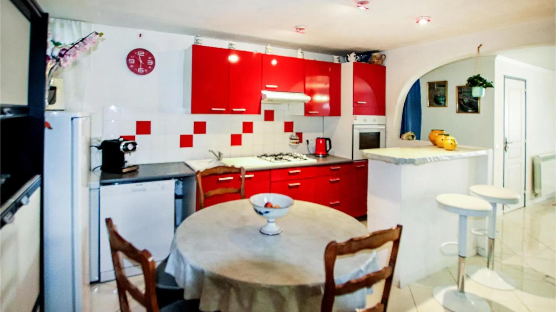 Holiday home Lovely Home In Flacheres With Kitchenette