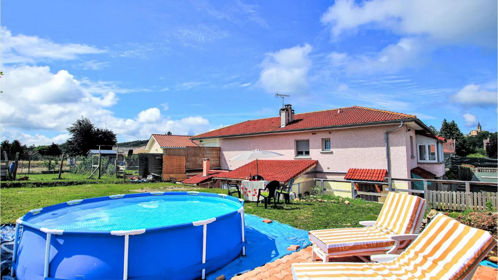 Lovely Home In Flacheres With Kitchenette France