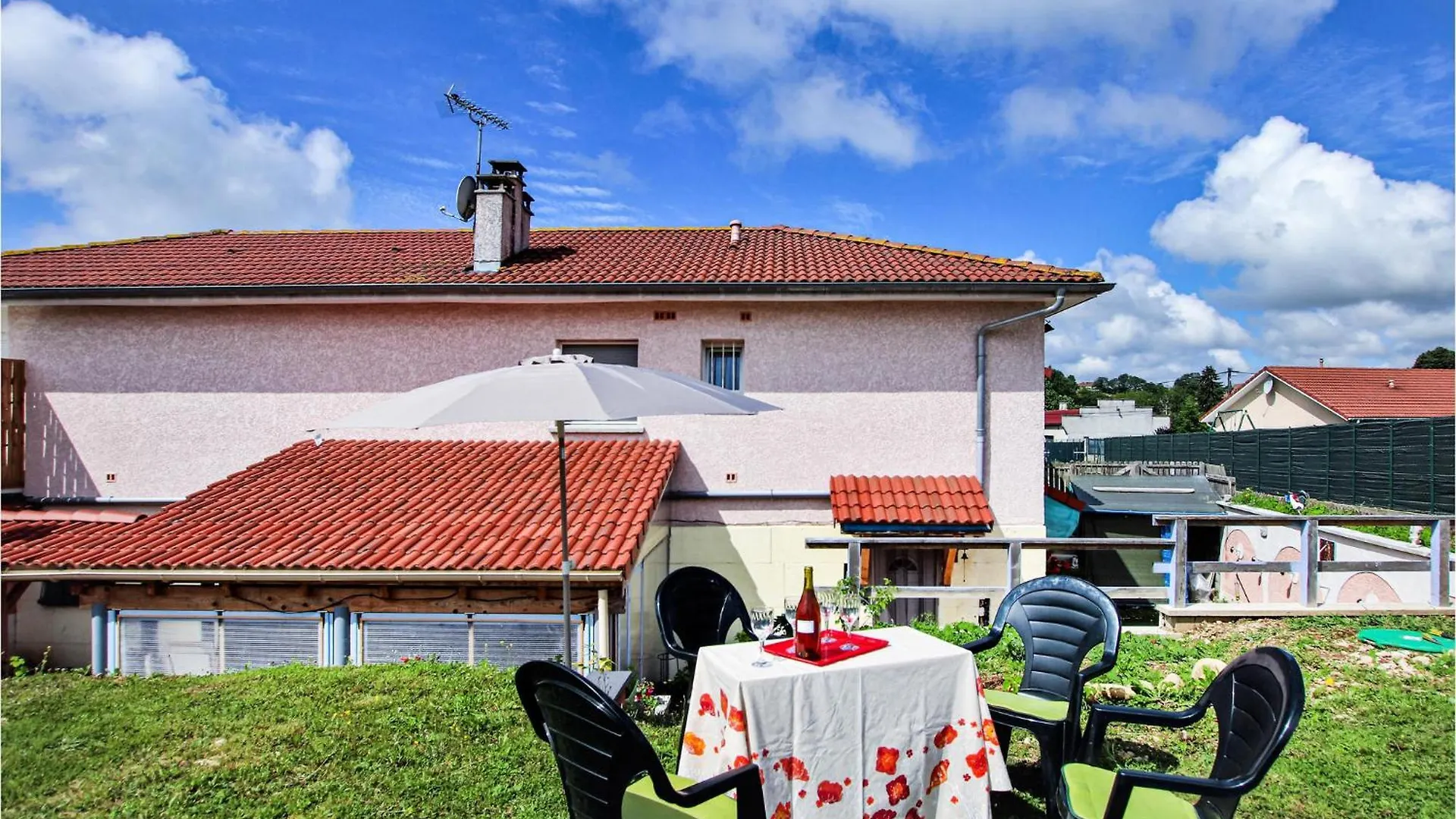Holiday home Lovely Home In Flacheres With Kitchenette France